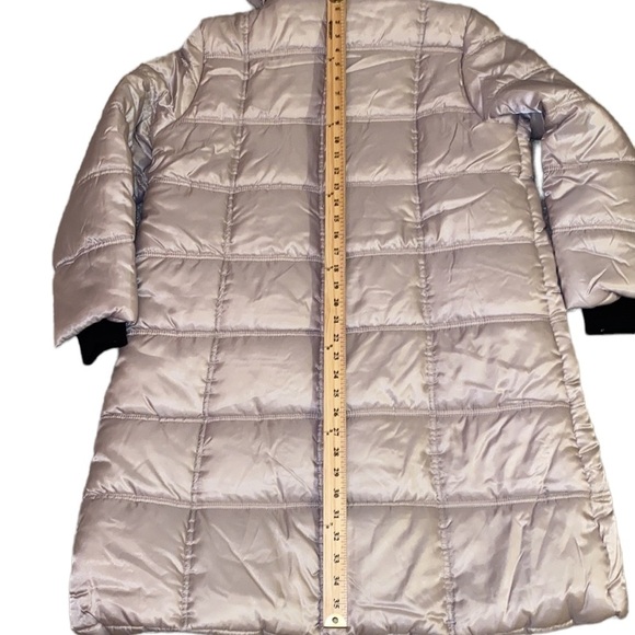 Urban Republic stone puffer coat. Detachable hood with faux fur. Size Medium - Picture 11 of 14